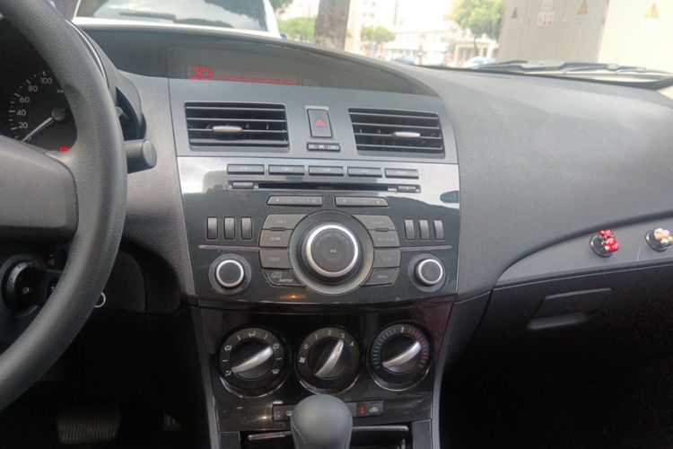 Used Mazda Mazda 3 2015 Sedan 1.6L Automatic Comfort Model