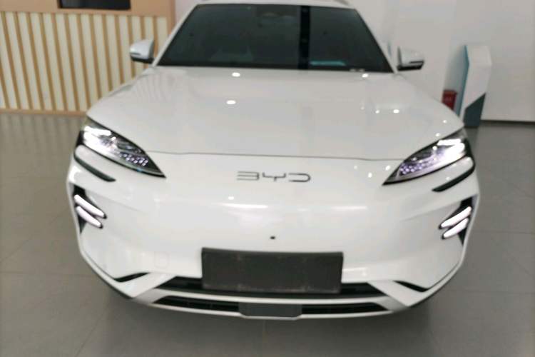 Used BYD Song PLUS New Energy 2024 Honor Edition EV 520km Flagship Model
