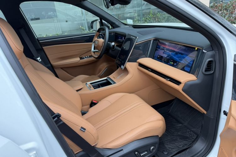 Used  L7 2025 EM-i 115km Exploration+ Edition
