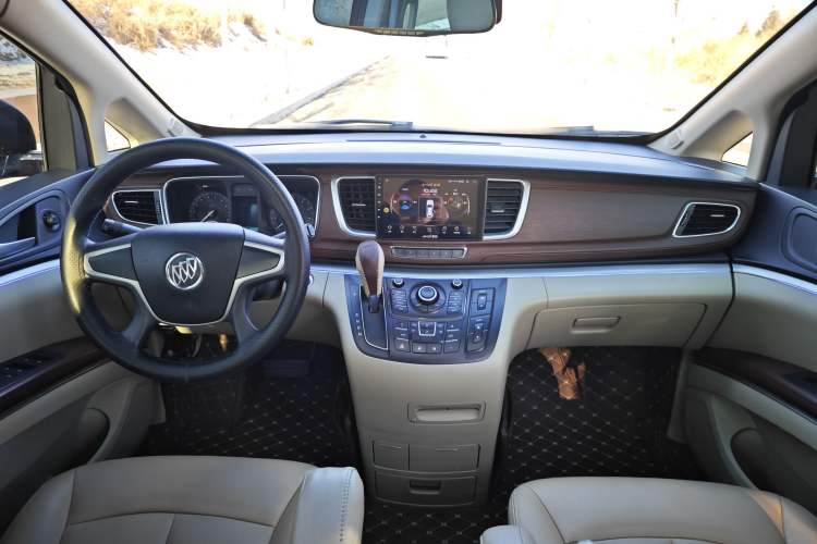 Used Buick GL8 2015 2.4L Luxury Business Premium Edition
