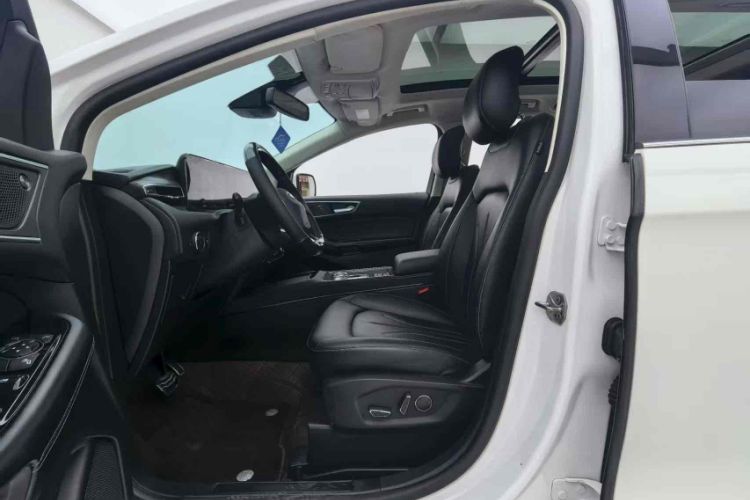 Used Ford Edge 2021 PLUS EcoBoost 245 Two-Wheel-Drive Titanium 7-Seater
