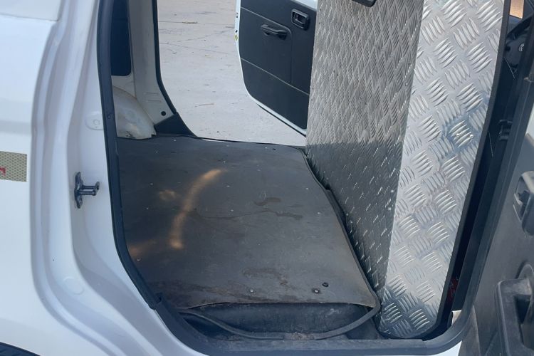 Used Dongfeng Fengon 330 2019 1.5L 330S Manual Luxury Van China VI Standard
