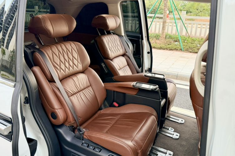 Used Honda Elysion 2019 2.0L Hybrid Supreme Edition
