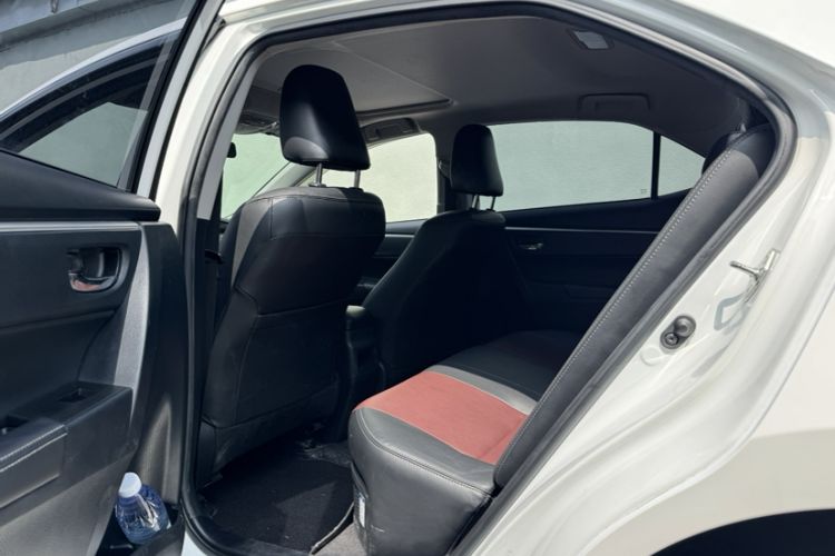 Used Toyota Corolla 2018 Dual-Engine 1.8L E-CVT Smart Edition
