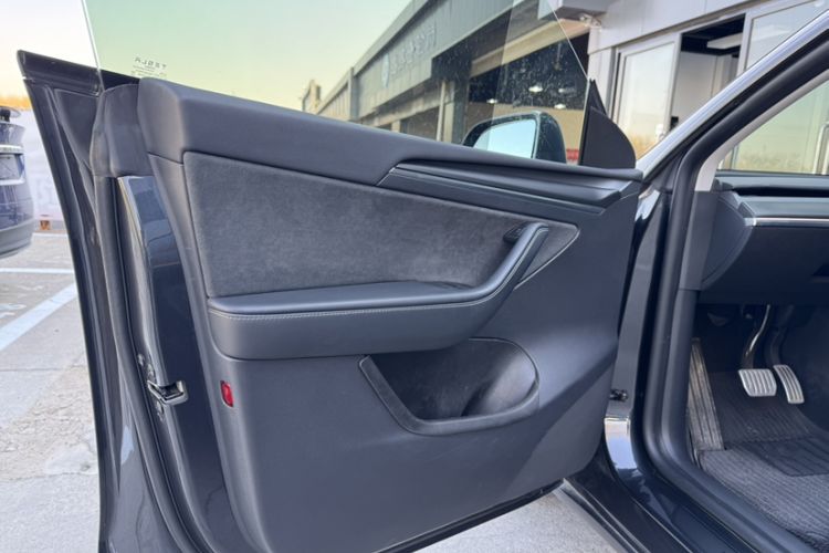 Used Tesla Model Y 2024 Rear-Wheel-Drive Version