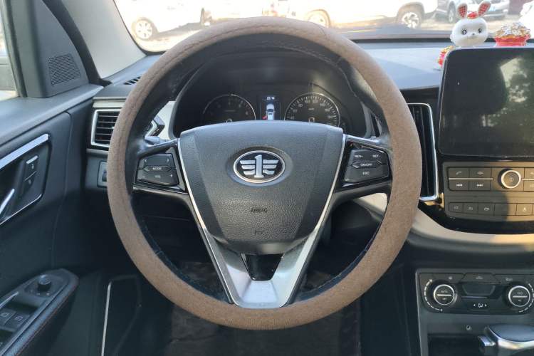 Used FAW Senya R7 2017 1.6L Automatic Smart Version
