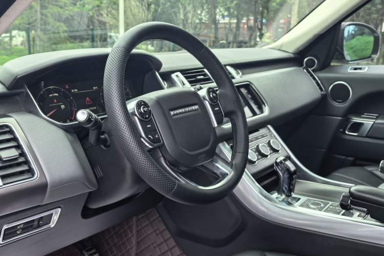 Used Land Rover Range Rover Sport 2014 3.0 SC V6 HSE DYNAMIC
