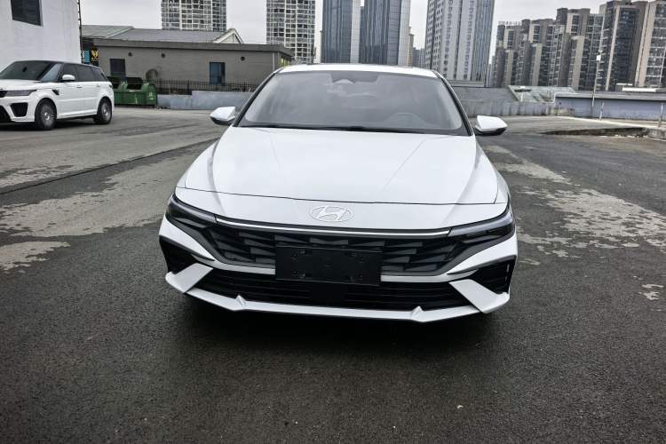 Used Hyundai Elantra 2023 1.5L CVT LUX Prestige Edition