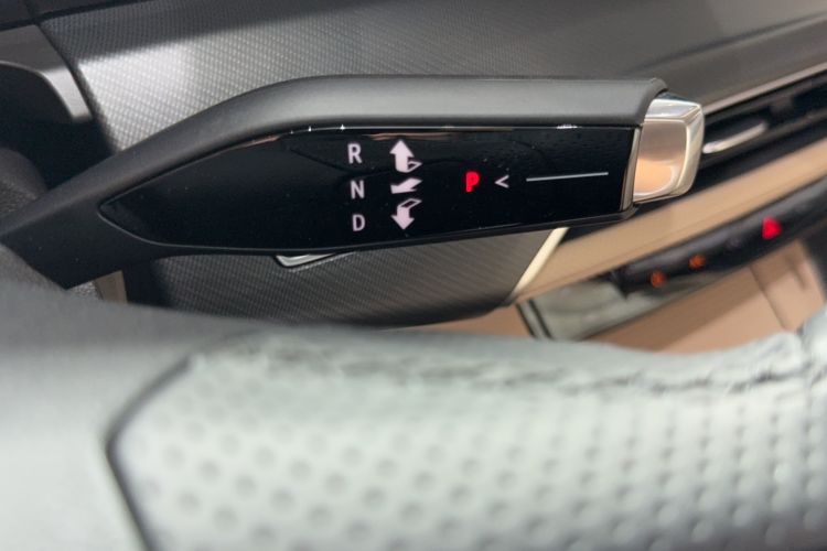 Used Buick GL8 New Energy 2025 Lu Shang Luxury Edition 7-Seater