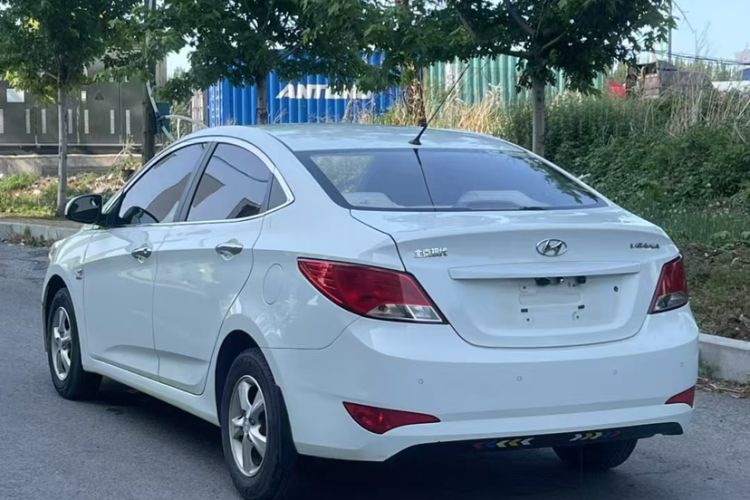 Used Hyundai Verna 2016 1.4L Manual Smart GLS Trim
