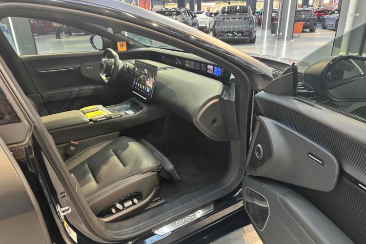 Used  12 2024 700 Three-Laser Rear-Wheel Drive Luxury Edition
