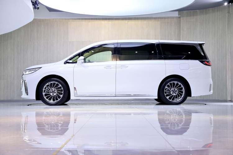 Used VOYAH Dream 2024 PHEV Ultra-Long Range Flagship Edition