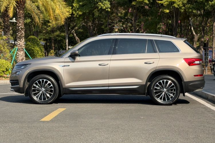 Used Skoda Kodiaq 2019 Facelifted TSI330 7-Seater Two-Wheel-Drive Luxury Enjoyment Edition China VI Standard
