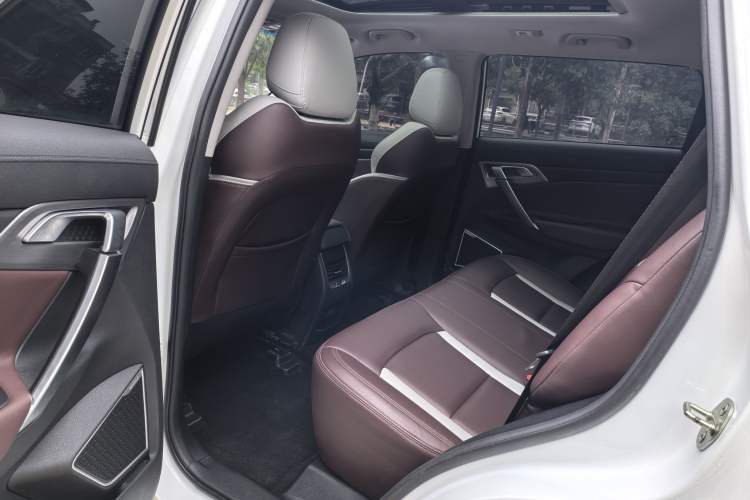 Used Geely Auto Emgrand X7 Sport 2022 1.8TD DCT Zhiya Trim