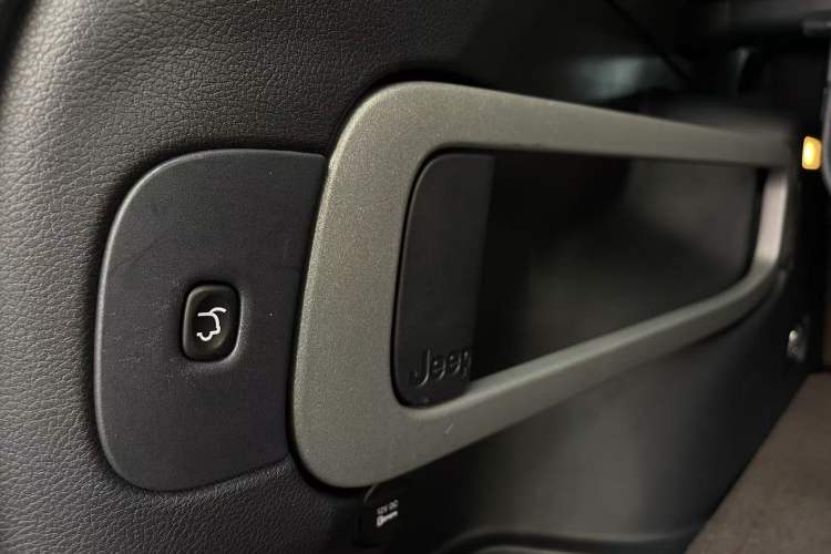 Used  Cherokee 2016 2.4L Superior Edition
