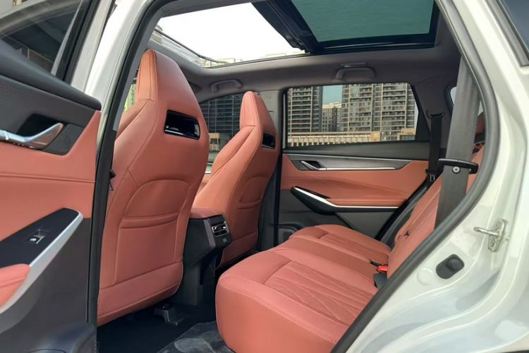 Used Changan CS75 PLUS 2024 3rd Generation Champion Edition 1.5T Intelligent Drive Dynamic Model