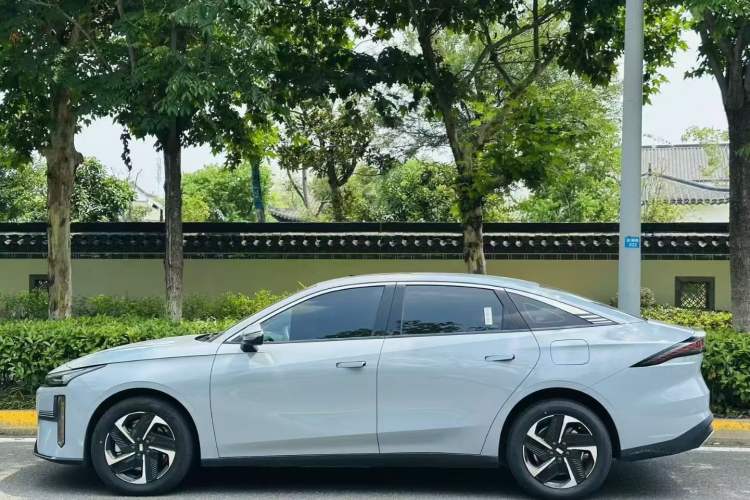 Used  L6 2023 60km PLUS
