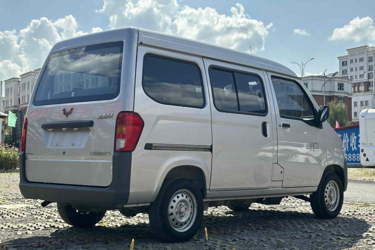 Used Wuling Zhiguang 2023 1.5L Practical Version 5/7 Seats
