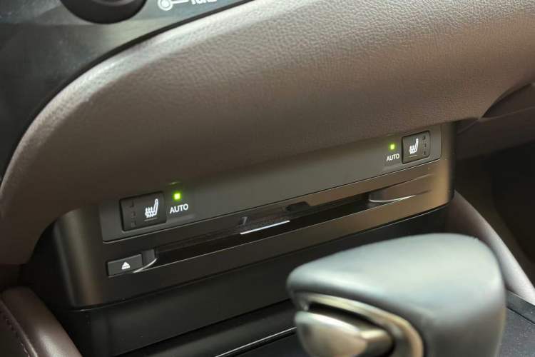 Used Lexus ES 2020 260 Excellence Edition
