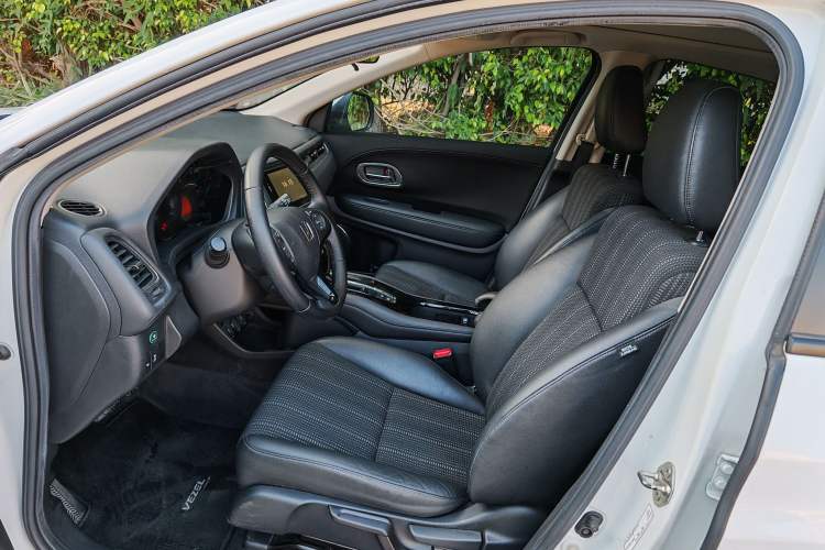 Used Honda Vezel 2015 1.8L CVT 2WD Luxury Model
