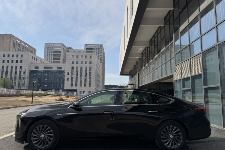 Used Buick LaCrosse 2025 28T Platinum Edition