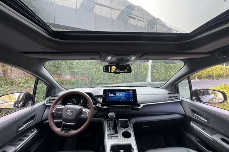 Used Toyota Sienna 2021 2.5L Hybrid Premium Edition