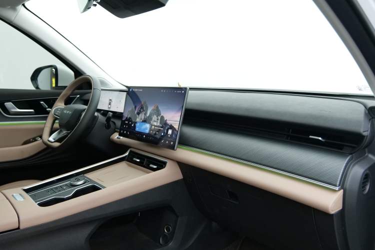 Used Chery Tiggo 8 L 2024 2.0T Two-Wheel Drive Luxury Edition 5 Seats