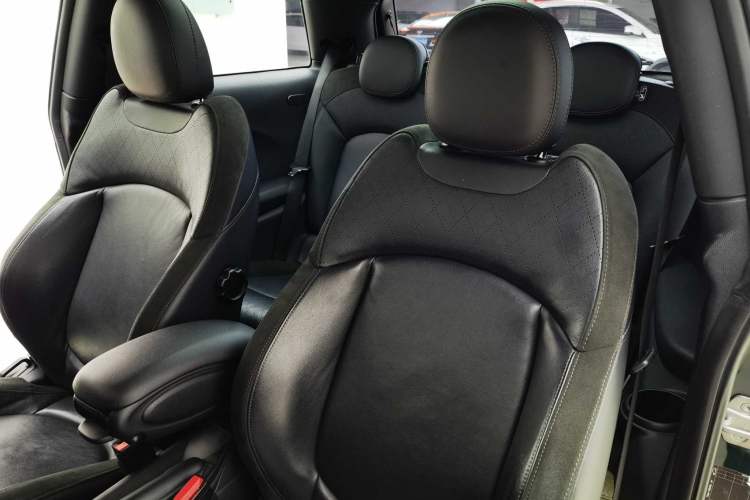 Used  MINI 2018 1.5T COOPER Racing Driver
