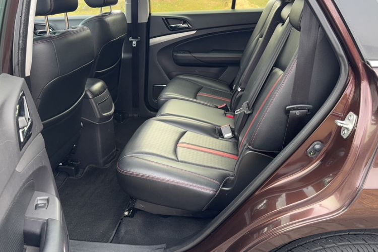 Used BYD S7 2015 2.0T Automatic Prestige Model