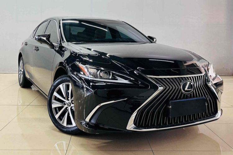 Used Lexus ES 2020 200 Excellence Edition
