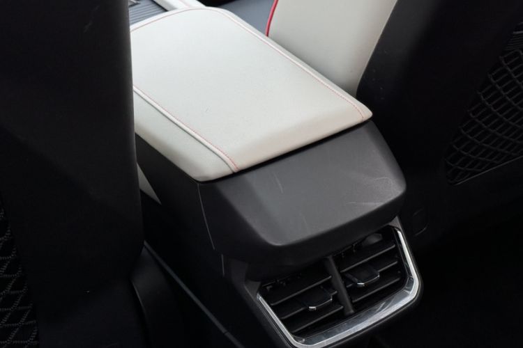 Used Lynk & Co 06 2021 1.5T Shero Pink Special Edition