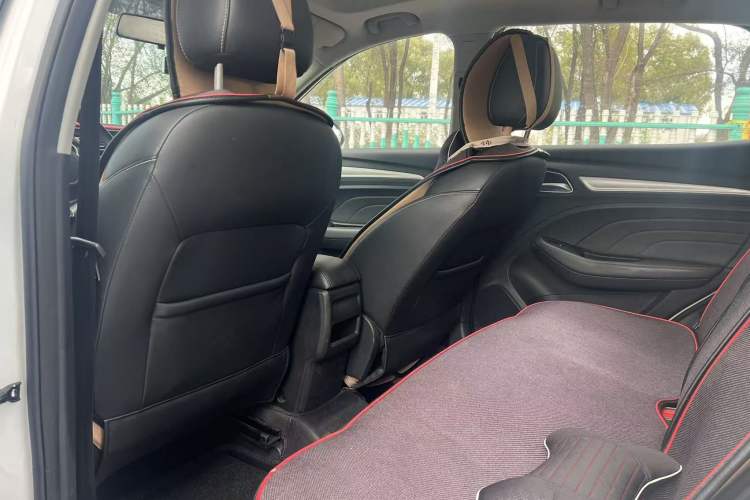 Used Roewe RX3 2020 1.6L Manual 4G Connect Super-Fresh Elite Edition
