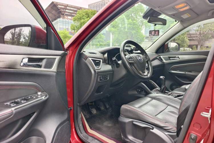 Used Changan CS75 2017 Shangkui Edition 1.5T Manual Fengxiang Model
