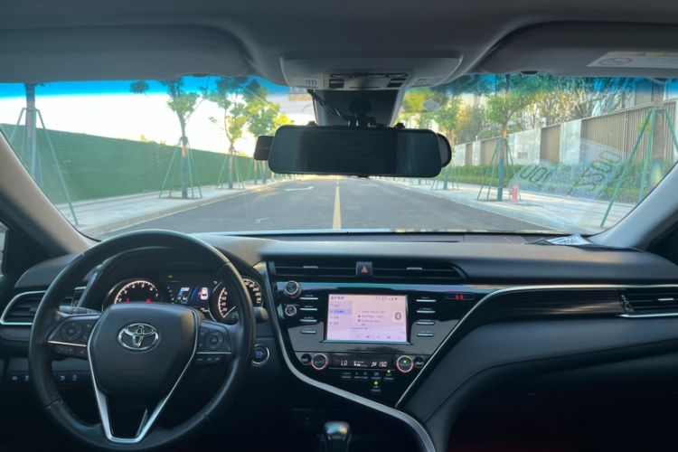 Used Toyota Camry 2018 2.0G Luxury Edition
