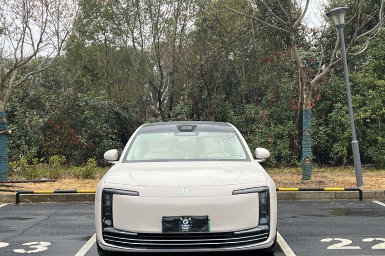 Used Hima S800 2025 Model, Range-Extended Starlight Premium Edition, 5 Seats
