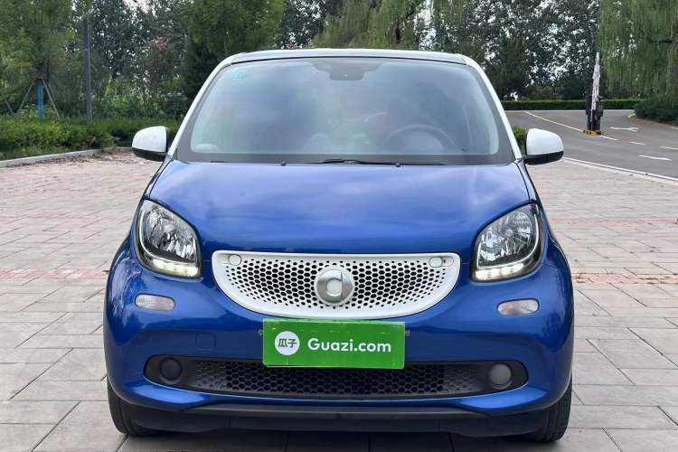 Used  forfour 2016 1.0L 52 kW Passion Edition
