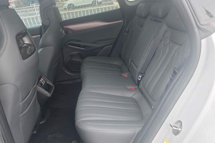 Used BYD Song L EV 2025 Intelligent Driving Version 662 km LiDAR Excellence Edition
