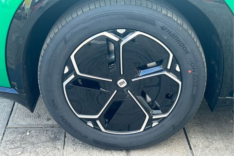 Used  YU7 2025 Ultra-Long Range Rear-Wheel Drive Version
