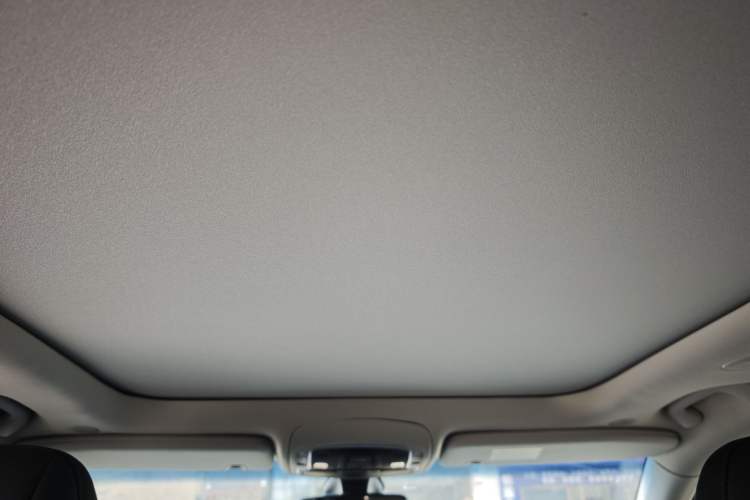 Used  Commander 2018 2.0T Two-Wheel Drive Enjoy Edition China V
