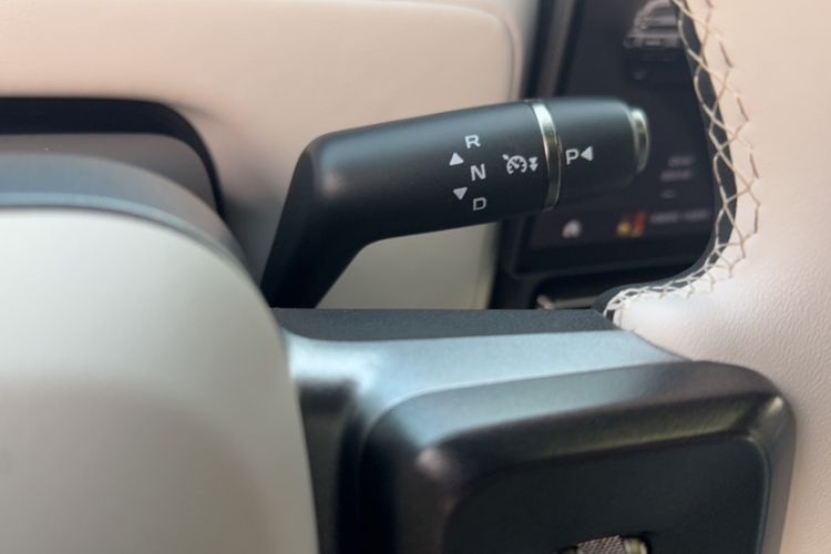 Used  V23 2025 401 Two-Wheel Drive Intelligent Driving Version
