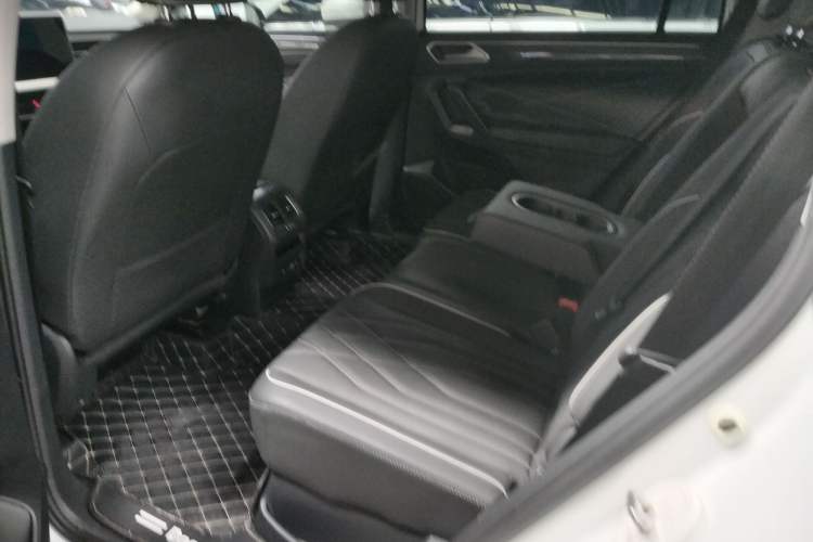 Used Volkswagen Tiguan L 2023 330TSI Automatic Two-Wheel Drive R-Line Enjoyment Edition
