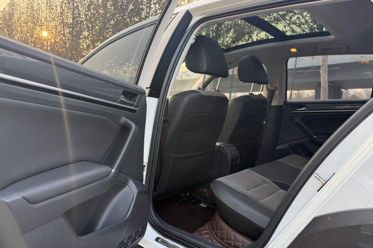 Used Volkswagen C-TREK 2018 1.5L Automatic Comfort Model
