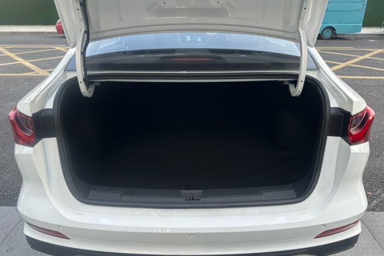 Used Roewe i5 2023 1.5L Manual Comfort Edition
