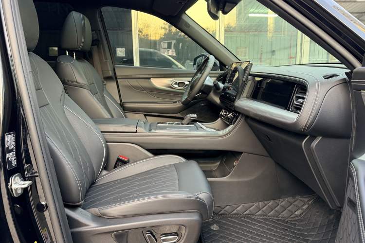 Used GAC Trumpchi GS8 2025 Linghang Series 2.0 TGDI Two-Wheel-Drive Luxury Edition 5 Seats