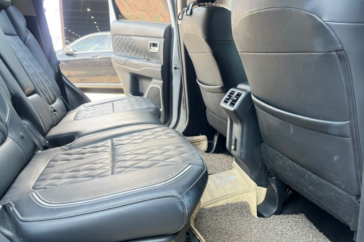 Used Mitsubishi Outlander 2020 2.4L 4x4 Zhi Xiang Edition 5 Seats
