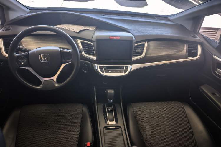 Used Honda Jade 2017 1.8L automatic Comfort version 5 seats
