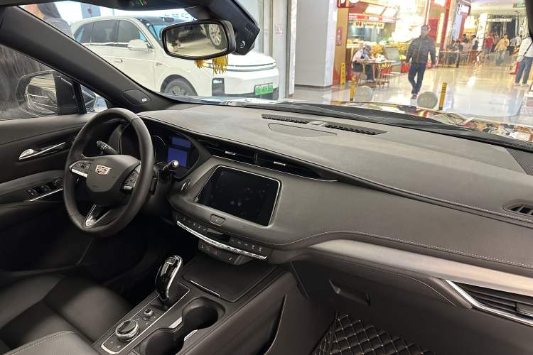 Used Cadillac XT4 2021 28T Two-Wheel Drive Leading Version