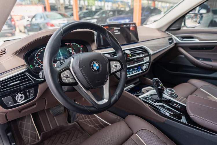 Used BMW 5 Series 2022 Second Facelift 530Li Luxury Edition Premium Package
