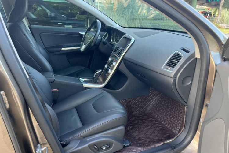 Used Volvo XC60 2015 T5 Smart Upgrade Model
