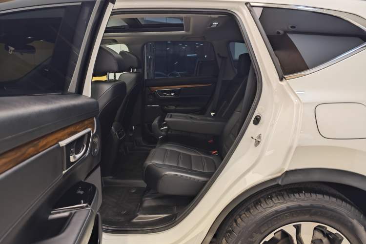 Used Honda CR-V 2021 240TURBO CVT 2WD Fashion Edition
